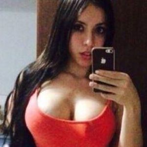 Meet your Posher, Lara